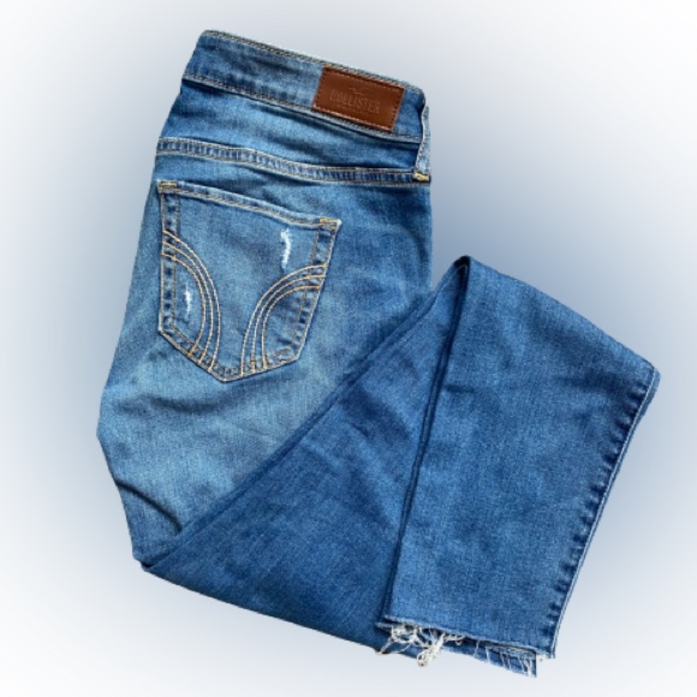 Hollister Low Rise Super Skinny Distressed Jeans- Size 3 Short
